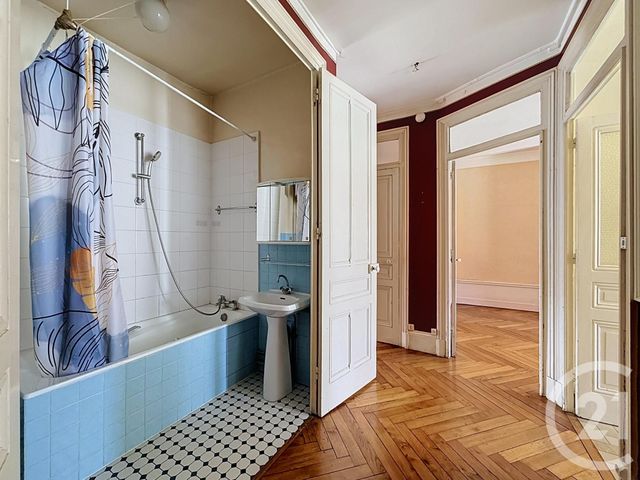 Appartement F2 bis à vendre - 2 pièces - 72.14 m2 - LYON - 69007 - RHONE-ALPES - Century 21 Le 7 De Coeur