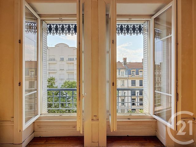 Appartement F2 bis à vendre - 2 pièces - 72.14 m2 - LYON - 69007 - RHONE-ALPES - Century 21 Le 7 De Coeur