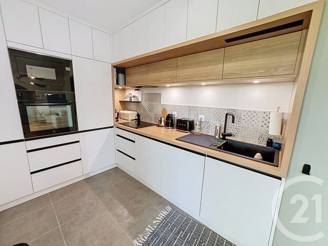Appartement F3 à vendre - 3 pièces - 60.2 m2 - LYON - 69007 - RHONE-ALPES - Century 21 Le 7 De Coeur