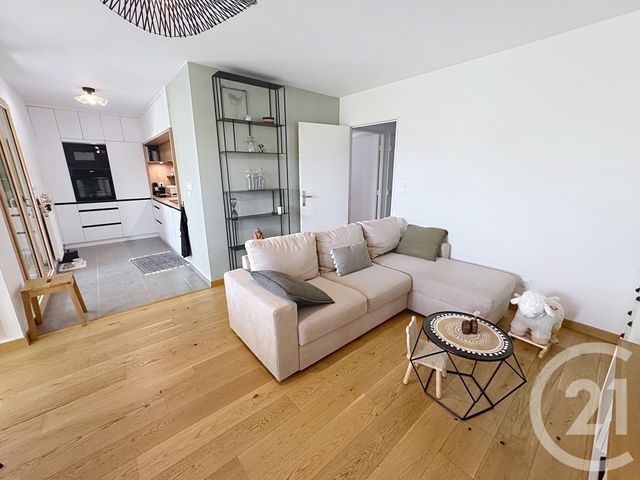 Appartement F3 à vendre - 3 pièces - 60.2 m2 - LYON - 69007 - RHONE-ALPES - Century 21 Le 7 De Coeur