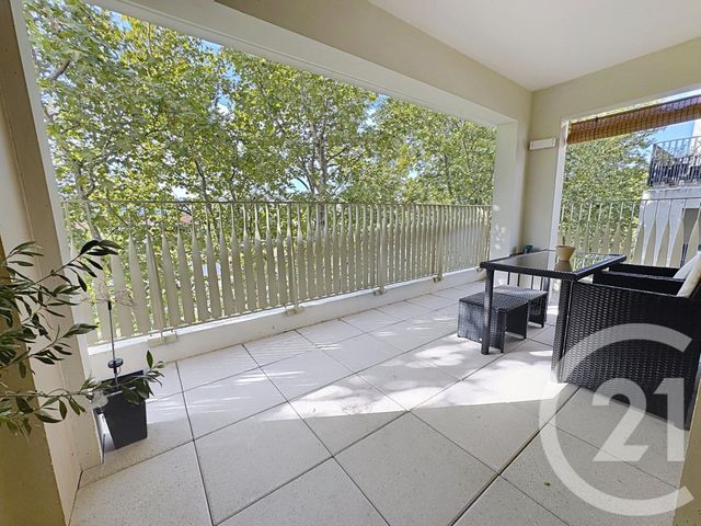Appartement F3 à vendre - 3 pièces - 60.2 m2 - LYON - 69007 - RHONE-ALPES - Century 21 Le 7 De Coeur
