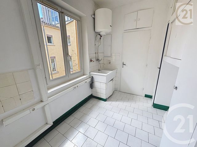 Appartement à vendre - 2 pièces - 43.56 m2 - LYON - 69001 - RHONE-ALPES - Century 21 Le 7 De Coeur