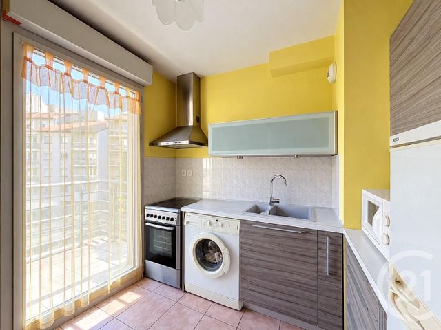 Appartement F2 à vendre - 2 pièces - 44.35 m2 - LYON - 69007 - RHONE-ALPES - Century 21 Le 7 De Coeur