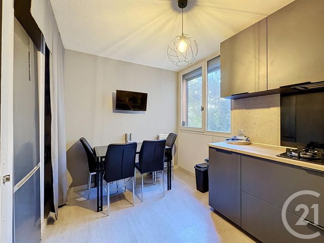 Appartement F4 à vendre - 4 pièces - 84.39 m2 - LYON - 69007 - RHONE-ALPES - Century 21 Le 7 De Coeur